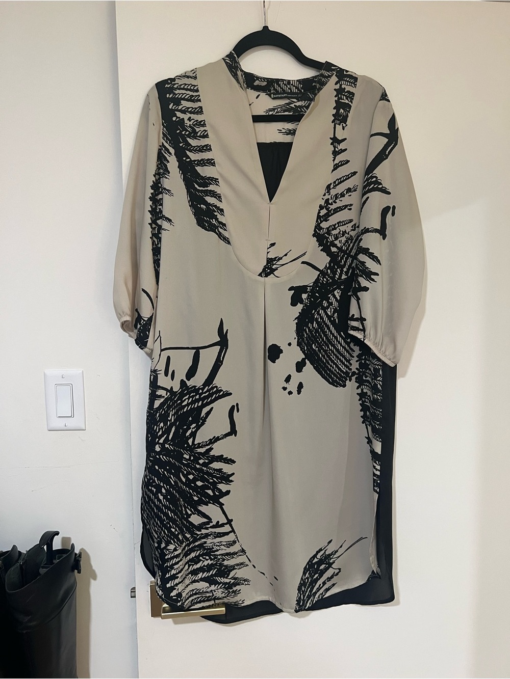 Beige & Black Abstract Print V-Neck Women’s Dress
